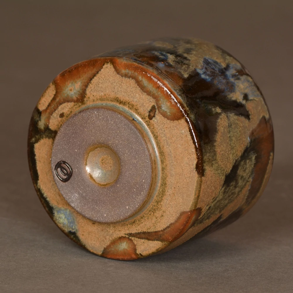 Kép 3/4 - Chawan Kuroha japán teáscsésze alulról