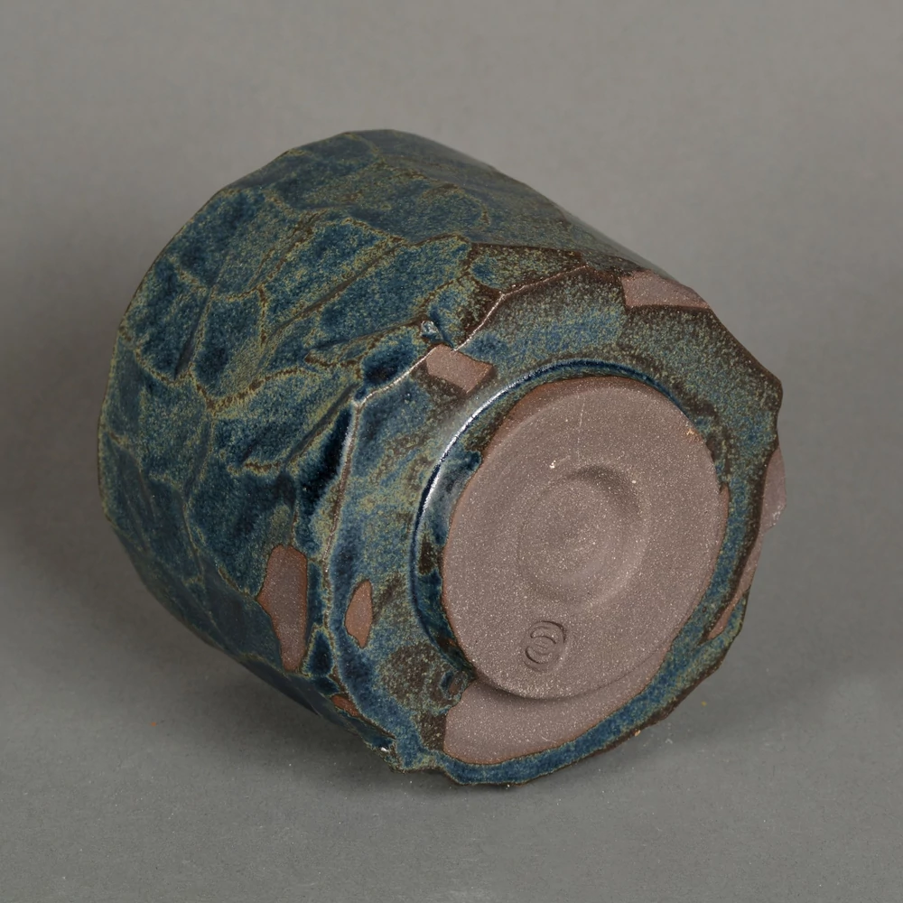 Kép 2/4 - Chawan Hori-umi kurinuki teáscsésze alulról