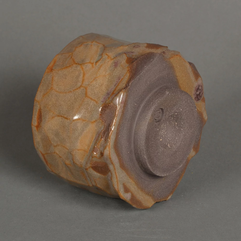 Kép 2/4 - Chawan Shikon kurinuki teáscsésze alulról
