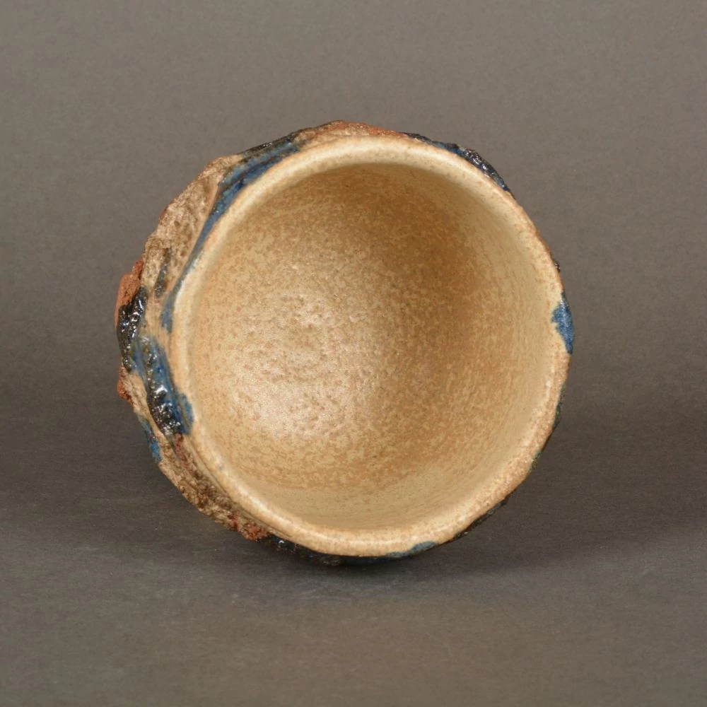 Kép 3/4 - Chawan Antei, kurinuki technikával készült teáscsésze belseje