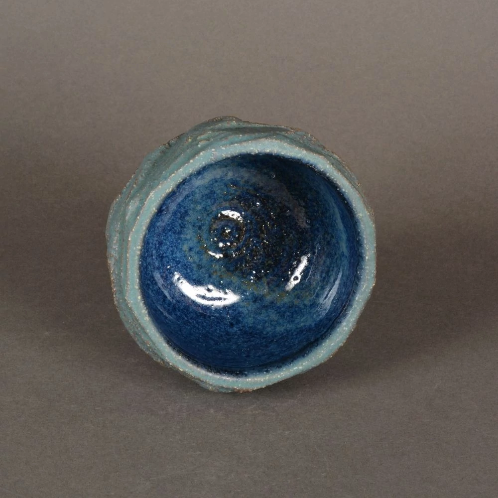 Kép 4/4 - Chawan Oru, kurinuki technikával készült teáscsésze
