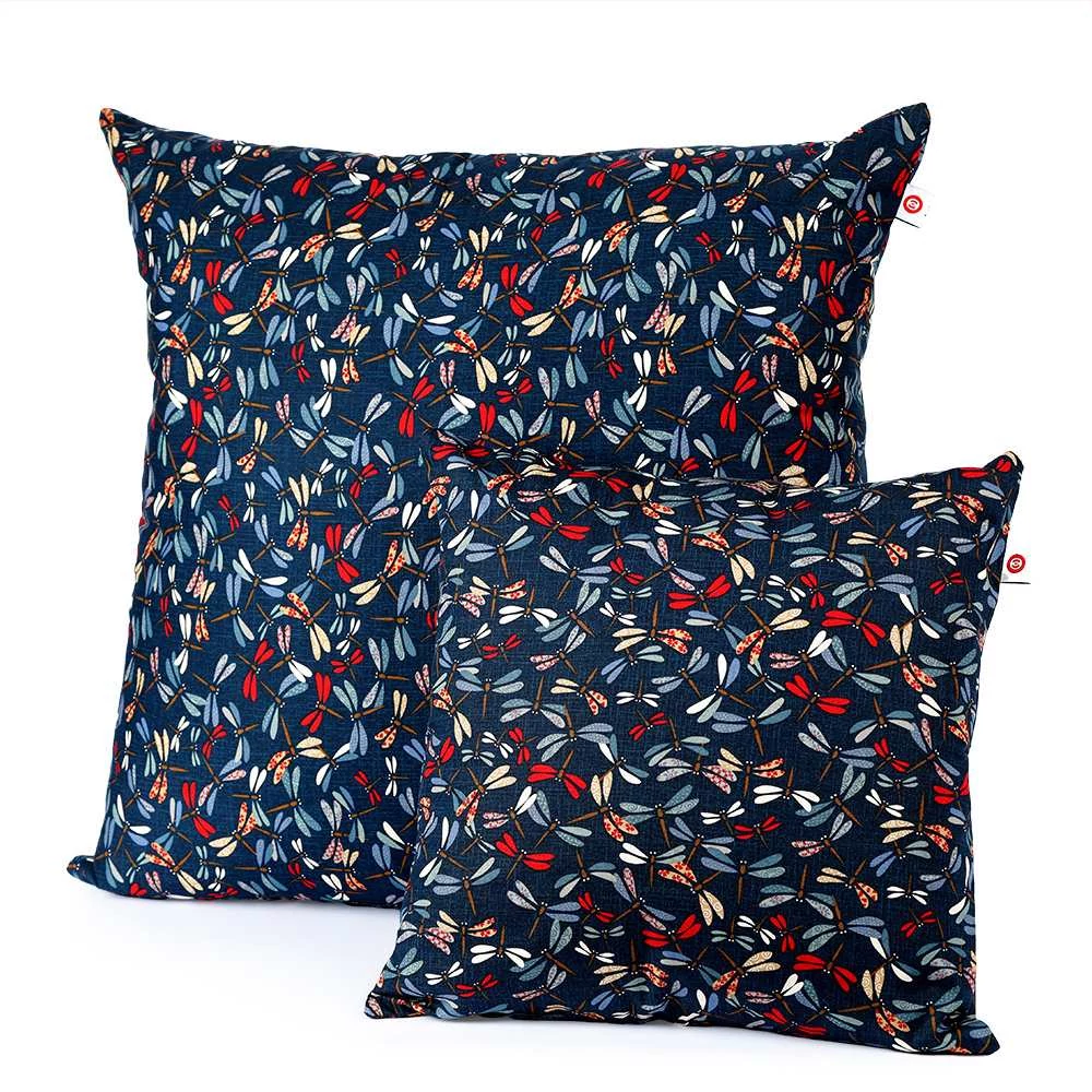 Kép 2/2 - Hatalmas, japán ülőpárna (zabuton), szitakötő-mintával (55 cm x 55 cm)