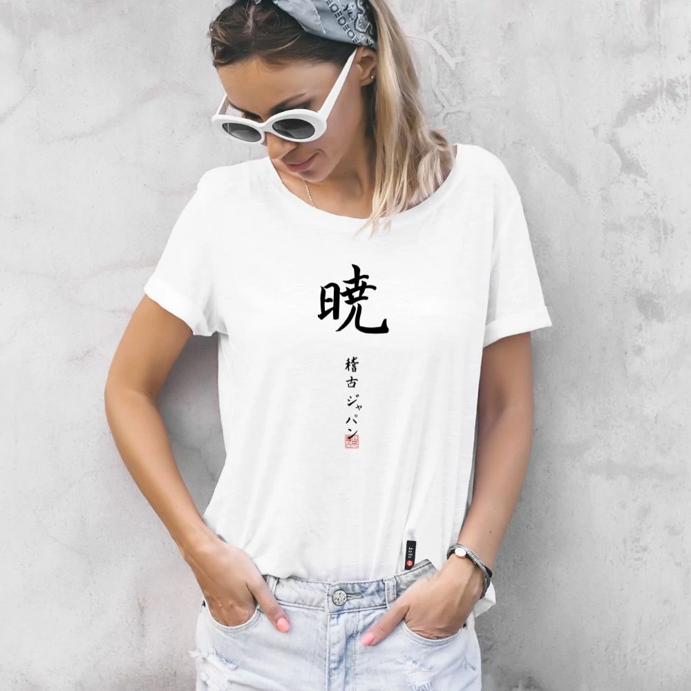 Kép 1/5 - "Hajnal" női kereknyakú póló, japán írásjegyekkel