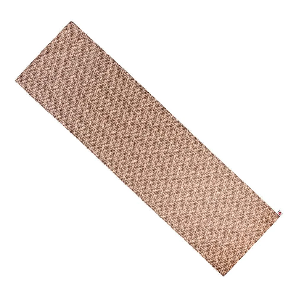 Kép 2/2 - Aranybarna, hullám-mintás asztali futó terítő (140 cm x 40 cm)