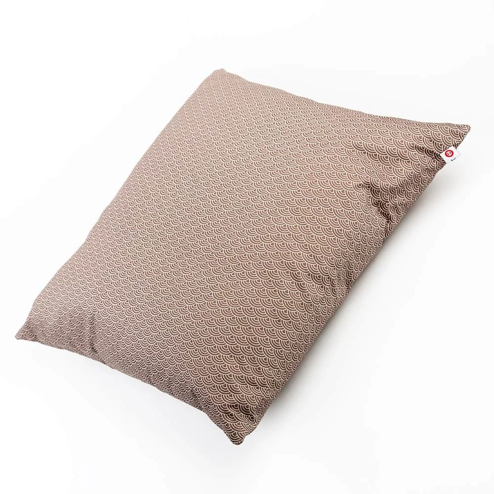 Kép 2/6 - Hatalmas, japán ülőpárna (zabuton), aranybarna hullámmintával (55 cm x 55 cm)