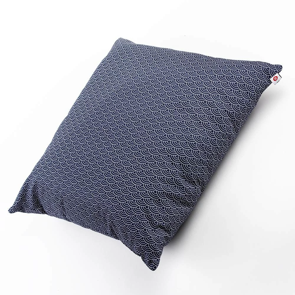 Kép 2/6 - Hatalmas, japán ülőpárna (zabuton), indigókék hullámmintával (55 cm x 55 cm)