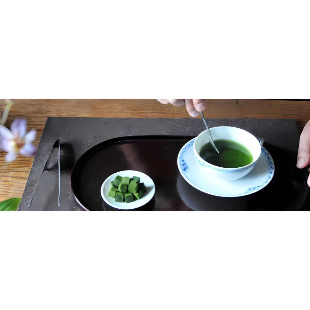 Kép 8/9 - Koro Koro Matcha, forradalmi matcha-kockák, bio, 30 adag (30 db kiskocka)