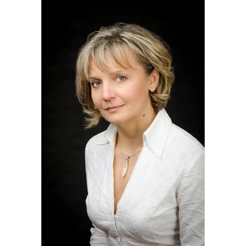 "Rohanó világunkban kell egy hely, ahol rend van..." Riport Istók Zsuzsa lakberendezővel